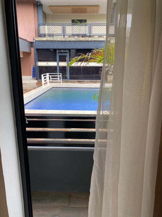 Hotel Ritzz パラマリボ エクステリア 写真