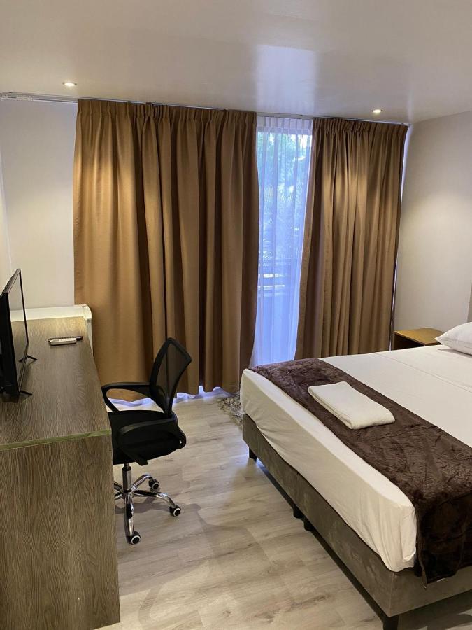 Hotel Ritzz パラマリボ エクステリア 写真